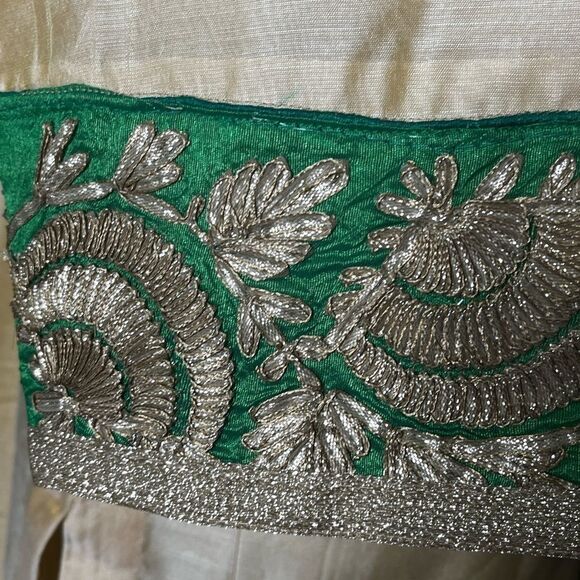 Indian/Punjabi Gold With Green Salwar Kameez 3pc Suit - Picture 10 of 11